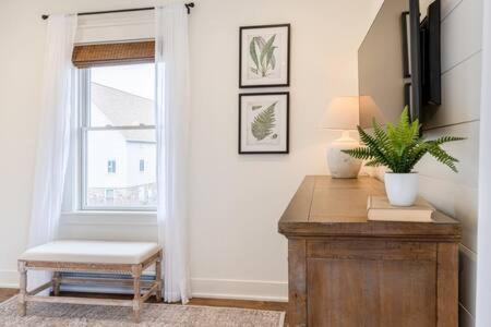 Downtown Luxury Farmhouse Apartment #4 West Dundee Eksteriør bilde